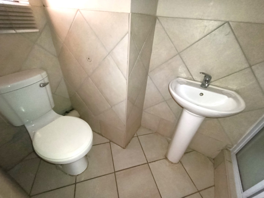 1 Bedroom Property for Sale in Vredenhof Sh Free State